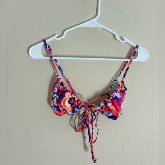 Kulani Kinis - Picture 4 of 6